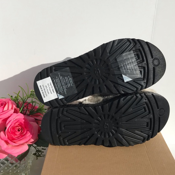 UGG Fluffita Cali Collage - Picture 7 of 9